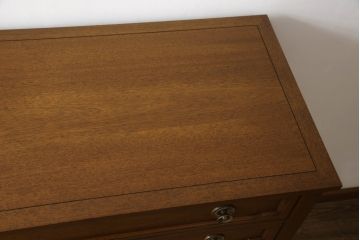 中古　美品　DREXEL HERITAGE(ドレクセルヘリテイジ)　Triune(トライユン)　気品溢れるエレガントなマホガニー材製チェスト(引き出し、サイドボード、サイドチェスト)(R-062183)