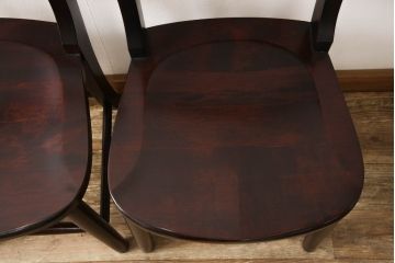 中古　九州民芸家具　すらりと伸びた後ろ脚と滑らかな木肌が上品なラダーバックチェア2脚セット(ダイニングチェア、板座チェア、イス、椅子)(R-062185)