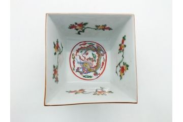 江戸期　古玩　大明嘉年製　水指　五彩龍文四方鉢　3.6寸皿　約11　大胆に描かれた龍の図が食卓のアクセントになる角皿5客セット(赤絵、中国?、三寸六分)(R-062190)