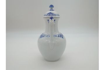 デンマーク　ROYAL　COPENHAGEN(ロイヤルコペンハーゲン)　プリンセス　ブルー　美しいレースの絵付けが優雅さを演出するコーヒーポット(ピッチャー、ティーポット、洋食器)(R-062192)