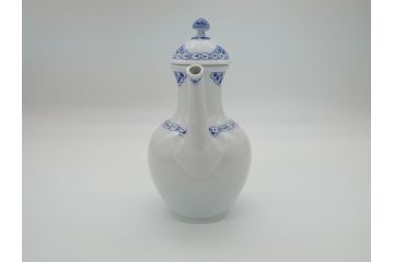 デンマーク　ROYAL　COPENHAGEN(ロイヤルコペンハーゲン)　プリンセス　ブルー　美しいレースの絵付けが優雅さを演出するコーヒーポット(ピッチャー、ティーポット、洋食器)(R-062192)