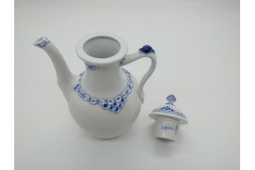 デンマーク　ROYAL　COPENHAGEN(ロイヤルコペンハーゲン)　プリンセス　ブルー　美しいレースの絵付けが優雅さを演出するコーヒーポット(ピッチャー、ティーポット、洋食器)(R-062192)