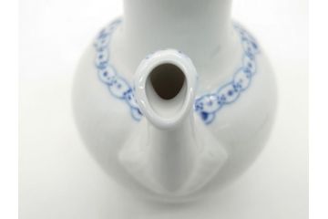 デンマーク　ROYAL　COPENHAGEN(ロイヤルコペンハーゲン)　プリンセス　ブルー　美しいレースの絵付けが優雅さを演出するコーヒーポット(ピッチャー、ティーポット、洋食器)(R-062192)