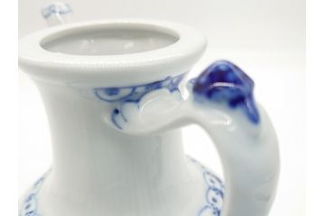 デンマーク　ROYAL　COPENHAGEN(ロイヤルコペンハーゲン)　プリンセス　ブルー　美しいレースの絵付けが優雅さを演出するコーヒーポット(ピッチャー、ティーポット、洋食器)(R-062192)