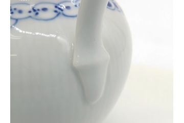 デンマーク　ROYAL　COPENHAGEN(ロイヤルコペンハーゲン)　プリンセス　ブルー　美しいレースの絵付けが優雅さを演出するコーヒーポット(ピッチャー、ティーポット、洋食器)(R-062192)