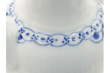 デンマーク　ROYAL　COPENHAGEN(ロイヤルコペンハーゲン)　プリンセス　ブルー　美しいレースの絵付けが優雅さを演出するコーヒーポット(ピッチャー、ティーポット、洋食器)(R-062192)