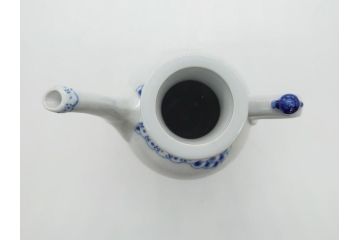 デンマーク　ROYAL　COPENHAGEN(ロイヤルコペンハーゲン)　プリンセス　ブルー　美しいレースの絵付けが優雅さを演出するコーヒーポット(ピッチャー、ティーポット、洋食器)(R-062192)