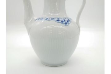 デンマーク　ROYAL　COPENHAGEN(ロイヤルコペンハーゲン)　プリンセス　ブルー　美しいレースの絵付けが優雅さを演出するコーヒーポット(ピッチャー、ティーポット、洋食器)(R-062192)