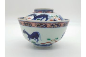 江戸期　萬暦年製　古伊万里　色絵　染付　稀少図柄　馬　3.8寸　約11.5cm　生き生きとした馬の絵付けが魅力の蓋付き茶碗2客セット(和食器、三寸八分)(R-062193)