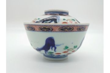 江戸期　萬暦年製　古伊万里　色絵　染付　稀少図柄　馬　3.8寸　約11.5cm　生き生きとした馬の絵付けが魅力の蓋付き茶碗2客セット(和食器、三寸八分)(R-062193)