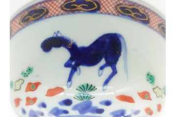 江戸期　萬暦年製　古伊万里　色絵　染付　稀少図柄　馬　3.8寸　約11.5cm　生き生きとした馬の絵付けが魅力の蓋付き茶碗2客セット(和食器、三寸八分)(R-062193)