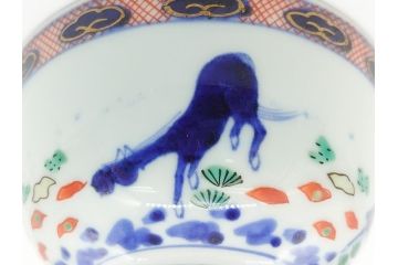 江戸期　萬暦年製　古伊万里　色絵　染付　稀少図柄　馬　3.8寸　約11.5cm　生き生きとした馬の絵付けが魅力の蓋付き茶碗2客セット(和食器、三寸八分)(R-062193)