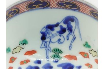 江戸期　萬暦年製　古伊万里　色絵　染付　稀少図柄　馬　3.8寸　約11.5cm　生き生きとした馬の絵付けが魅力の蓋付き茶碗2客セット(和食器、三寸八分)(R-062193)