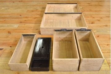 和製アンティーク　重厚な金具が目を引く佐渡船箪笥(舟箪笥、帳箱、銭箱、小引き出し、時代箪笥、小箪笥、小物収納、卓上収納)(R-062197)