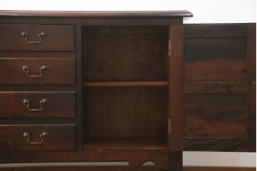 中古　松本民芸家具　クラシカルなデザインがおしゃれなA型ドレッサー(サイドボード、サイドキャビネット、引き出し、サイドチェスト、収納棚、ドレッシングチェスト)(定価約48万円)(R-062204)