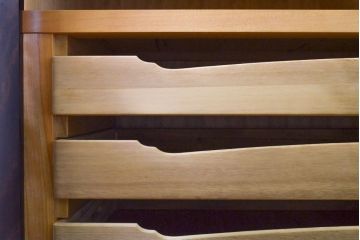 中古　九州民芸家具　美しい木目とシックな佇まいが上品な和タンス(着物箪笥、衣装箪笥、収納たんす、衣装盆、引き出し)(R-062217)