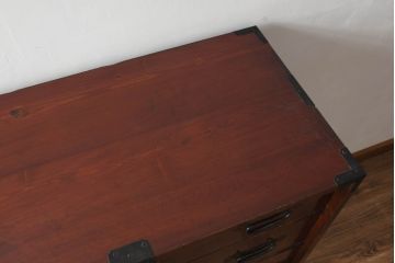和製アンティーク　明治大正期　檜(ヒノキ)材　閂(かんぬき)付き　時を重ねた木の味わいと古びた風合いの金具が趣深い松本衣装箪笥(時代箪笥、整理タンス、古箪笥、収納たんす、引き出し、サイドチェスト)(R-062219)