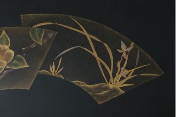 中古　輪島塗り　浜高悦朗作　繊細なタッチで描かれた花と扇の意匠が雅な雰囲気を醸し出す座卓(ローテーブル、センターテーブル、リビングテーブル)(R-062222)