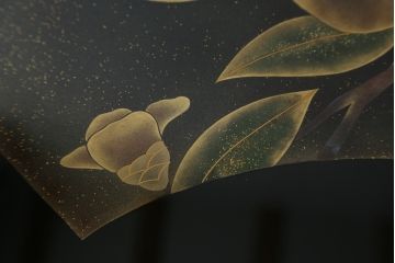 中古　輪島塗り　浜高悦朗作　繊細なタッチで描かれた花と扇の意匠が雅な雰囲気を醸し出す座卓(ローテーブル、センターテーブル、リビングテーブル)(R-062222)