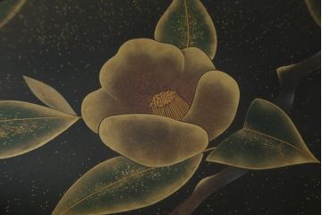 中古　輪島塗り　浜高悦朗作　繊細なタッチで描かれた花と扇の意匠が雅な雰囲気を醸し出す座卓(ローテーブル、センターテーブル、リビングテーブル)(R-062222)