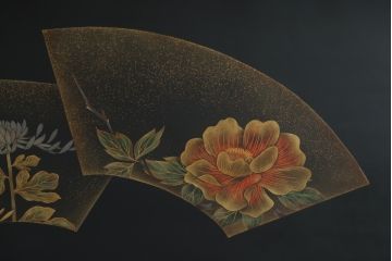 中古　輪島塗り　浜高悦朗作　繊細なタッチで描かれた花と扇の意匠が雅な雰囲気を醸し出す座卓(ローテーブル、センターテーブル、リビングテーブル)(R-062222)