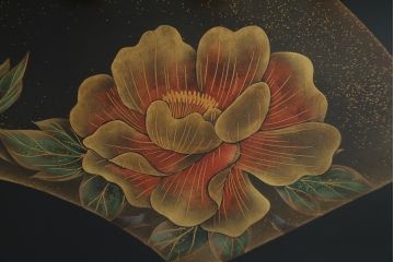 中古　輪島塗り　浜高悦朗作　繊細なタッチで描かれた花と扇の意匠が雅な雰囲気を醸し出す座卓(ローテーブル、センターテーブル、リビングテーブル)(R-062222)
