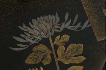 中古　輪島塗り　浜高悦朗作　繊細なタッチで描かれた花と扇の意匠が雅な雰囲気を醸し出す座卓(ローテーブル、センターテーブル、リビングテーブル)(R-062222)