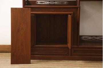 和製ビンテージ　民芸家具　唐木　花梨(カリン)材　透かし彫りの意匠が上品さを醸し出す飾り棚(違い棚、茶棚、収納棚、戸棚、ヴィンテージ)(R-062224)