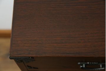 中古　国産　三方欅(ケヤキ)材　内部桐材　揺らぐ水面の様な美しい杢目と和モダンな佇まいが魅力の民芸箪笥(引き出し、収納タンス、茶箪笥、戸棚、違い棚、サイドチェスト、サイドボード)(R-062226)