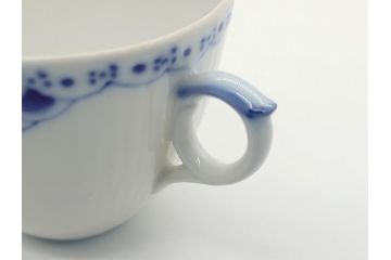 デンマーク　ROYAL　COPENHAGEN(ロイヤルコペンハーゲン)　プリンセス　ブルー　美しいレースの縁取りが優雅さを演出するコーヒーカップ&ソーサーペア(洋食器、C&S)(R-062233)