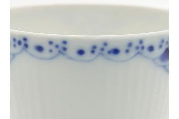 デンマーク　ROYAL　COPENHAGEN(ロイヤルコペンハーゲン)　プリンセス　ブルー　美しいレースの縁取りが優雅さを演出するコーヒーカップ&ソーサーペア(洋食器、C&S)(R-062233)