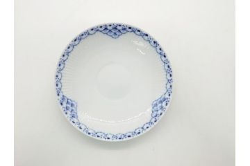 デンマーク　ROYAL　COPENHAGEN(ロイヤルコペンハーゲン)　プリンセス　ブルー　美しいレースの縁取りが優雅さを演出するコーヒーカップ&ソーサーペア(洋食器、C&S)(R-062233)