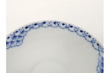 デンマーク　ROYAL　COPENHAGEN(ロイヤルコペンハーゲン)　プリンセス　ブルー　美しいレースの縁取りが優雅さを演出するコーヒーカップ&ソーサーペア(洋食器、C&S)(R-062233)