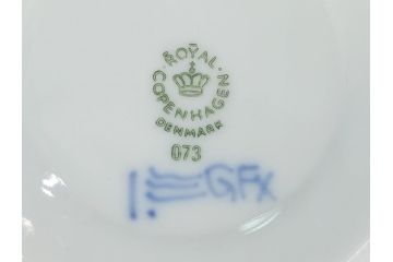 デンマーク　ROYAL　COPENHAGEN(ロイヤルコペンハーゲン)　プリンセス　ブルー　美しいレースの縁取りが優雅さを演出するコーヒーカップ&ソーサーペア(洋食器、C&S)(R-062233)