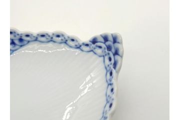 デンマーク　ROYAL　COPENHAGEN(ロイヤルコペンハーゲン)　プリンセス　ブルー　美しいレースの縁取りが優雅さを演出するディーププレート(約22.5)&ピックルディッシュ(約25)セット(洋食器、フラット、舟形、楕円プレート)(R-062235)