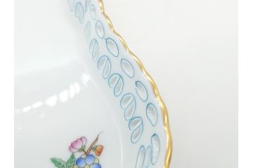 ハンガリー　HEREND HVNGARY ヘレンド　ヴィクトリア　花と蝶　エレガントで高貴な印象のプレート(トレイ、角皿、透かし、ビクトリア)(R-062236)