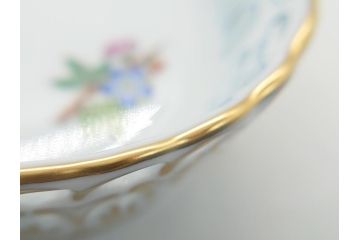 ハンガリー　HEREND HVNGARY ヘレンド　ヴィクトリア　花と蝶　エレガントで高貴な印象のプレート(トレイ、角皿、透かし、ビクトリア)(R-062236)