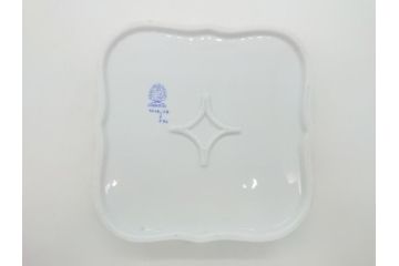 ハンガリー　HEREND HVNGARY ヘレンド　ヴィクトリア　花と蝶　エレガントで高貴な印象のプレート(トレイ、角皿、透かし、ビクトリア)(R-062236)