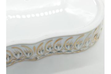 ハンガリー　HEREND HVNGARY ヘレンド　ヴィクトリア　花と蝶　エレガントで高貴な印象のプレート(トレイ、角皿、透かし、ビクトリア)(R-062236)