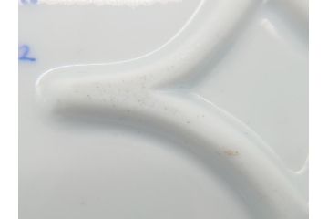 ハンガリー　HEREND HVNGARY ヘレンド　ヴィクトリア　花と蝶　エレガントで高貴な印象のプレート(トレイ、角皿、透かし、ビクトリア)(R-062236)