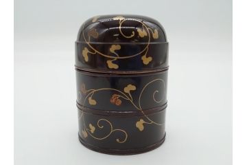 明治期　蒔絵　花唐草　梨地　木製　丁寧な職人技が光る棗(共箱付き、3段、茶道具、漆工芸)(R-062238)