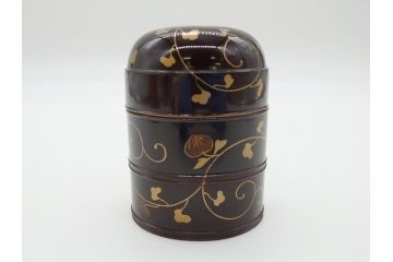 明治期　蒔絵　花唐草　梨地　木製　丁寧な職人技が光る棗(共箱付き、3段、茶道具、漆工芸)(R-062238)