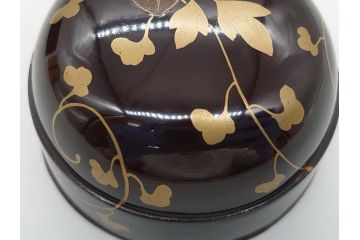 明治期　蒔絵　花唐草　梨地　木製　丁寧な職人技が光る棗(共箱付き、3段、茶道具、漆工芸)(R-062238)