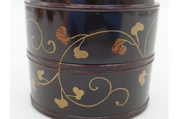明治期　蒔絵　花唐草　梨地　木製　丁寧な職人技が光る棗(共箱付き、3段、茶道具、漆工芸)(R-062238)