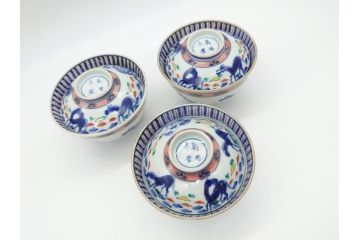 江戸期　萬暦年製　古伊万里　色絵　染付　稀少図柄　馬　3.8寸　約11.5cm　生き生きとした馬の絵付けが魅力の蓋付き茶碗3客セット(和食器、三寸八分)(R-062241)