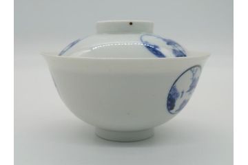 江戸期　古伊万里　大明成化年製　染付　山水文　丸文　3.6寸　約11cm　温かみのあるフォルムが魅力の蓋付き茶碗3客セット(三寸六分、和食器、和皿)(R-062245)