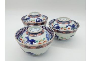 江戸期　萬暦年製　古伊万里　色絵　染付　稀少図柄　馬　3.8寸　約11.5cm　生き生きとした馬の絵付けが魅力の蓋付き茶碗3客セット(和食器、三寸八分)(R-062247)