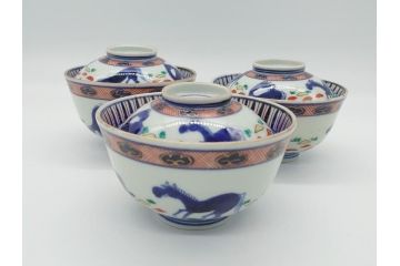 江戸期　萬暦年製　古伊万里　色絵　染付　稀少図柄　馬　3.8寸　約11.5cm　生き生きとした馬の絵付けが魅力の蓋付き茶碗3客セット(和食器、三寸八分)(R-062247)