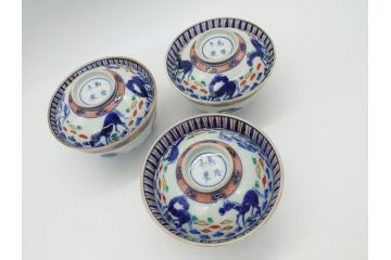 江戸期　萬暦年製　古伊万里　色絵　染付　稀少図柄　馬　3.8寸　約11.5cm　生き生きとした馬の絵付けが魅力の蓋付き茶碗3客セット(和食器、三寸八分)(R-062247)