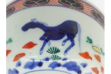 江戸期　萬暦年製　古伊万里　色絵　染付　稀少図柄　馬　3.8寸　約11.5cm　生き生きとした馬の絵付けが魅力の蓋付き茶碗3客セット(和食器、三寸八分)(R-062247)